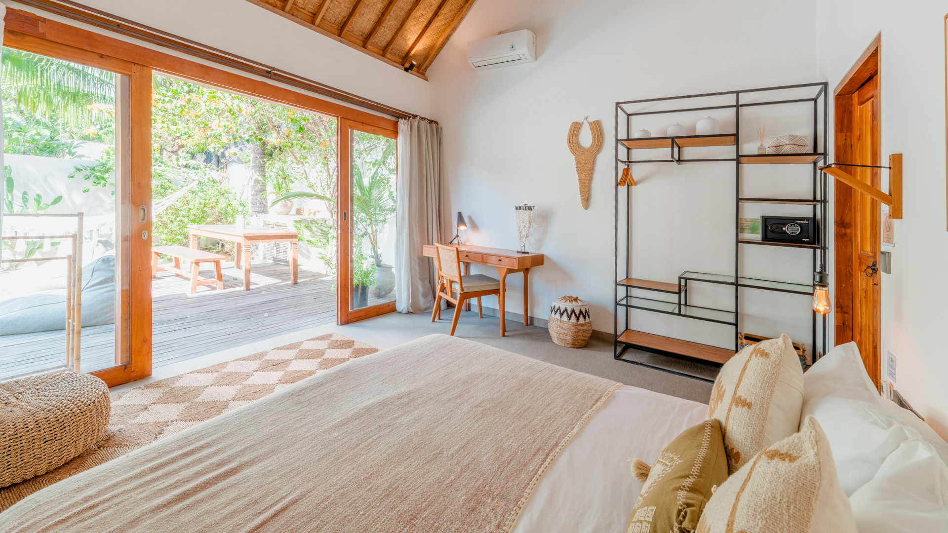 lembongan, Lembongan Island, Lembongan property Management, lembongan villas, lembongan villas for rent, managed holiday rentals, nomad, Nomad Holiday Rentals Bali, Nomad Holiday Rentals properties, nomad holiday rentals*, nomad_holiday_rentals, nomadholidayrentals, villa a louer lembongan, villa a louer nusa lembongan, villa management, villa management lembongan, villa management lembongan., villa management nusa lembongan, villa manouch, villa manouch lembongan