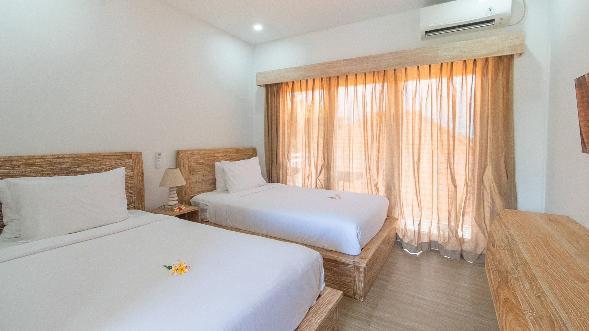 Nomad Holiday, nomad holiday rentals, nomad_holiday_rentals, nomadholidayrentals, nomadholidayrentals.com, room for rent lembongan, room for rent nusa lembongan, su casa, su casa boutique hotel, su casa boutique hotel lembongan, su casa lembongan