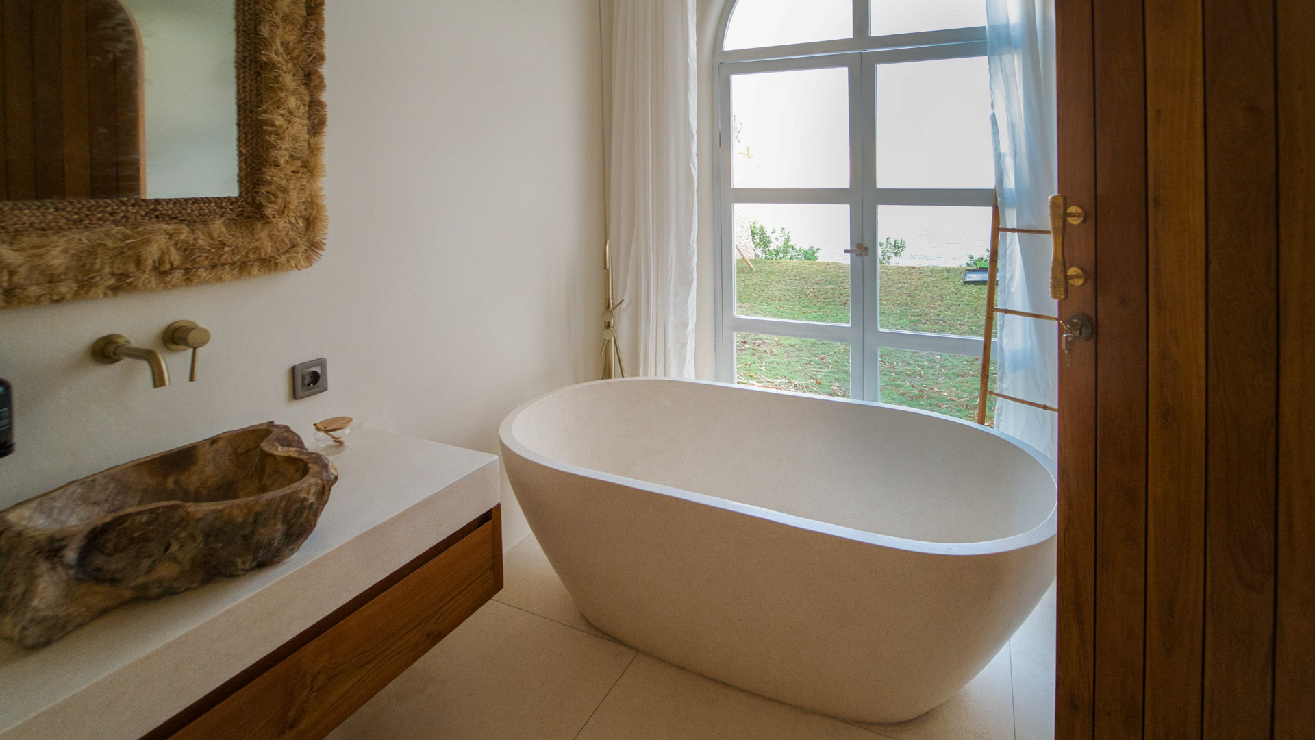 casa luna nusa penida, Casa Luna Penida, nomadholidayrentals. nomadholidayrentals.com, nusa penida, Villa Casa Luna, villa casa luna nusa penida, Villa casa luna penida, villa for rent in penida*, villa management, villas for rent bali, villas for rent in nusa penida, villas for rent in penida