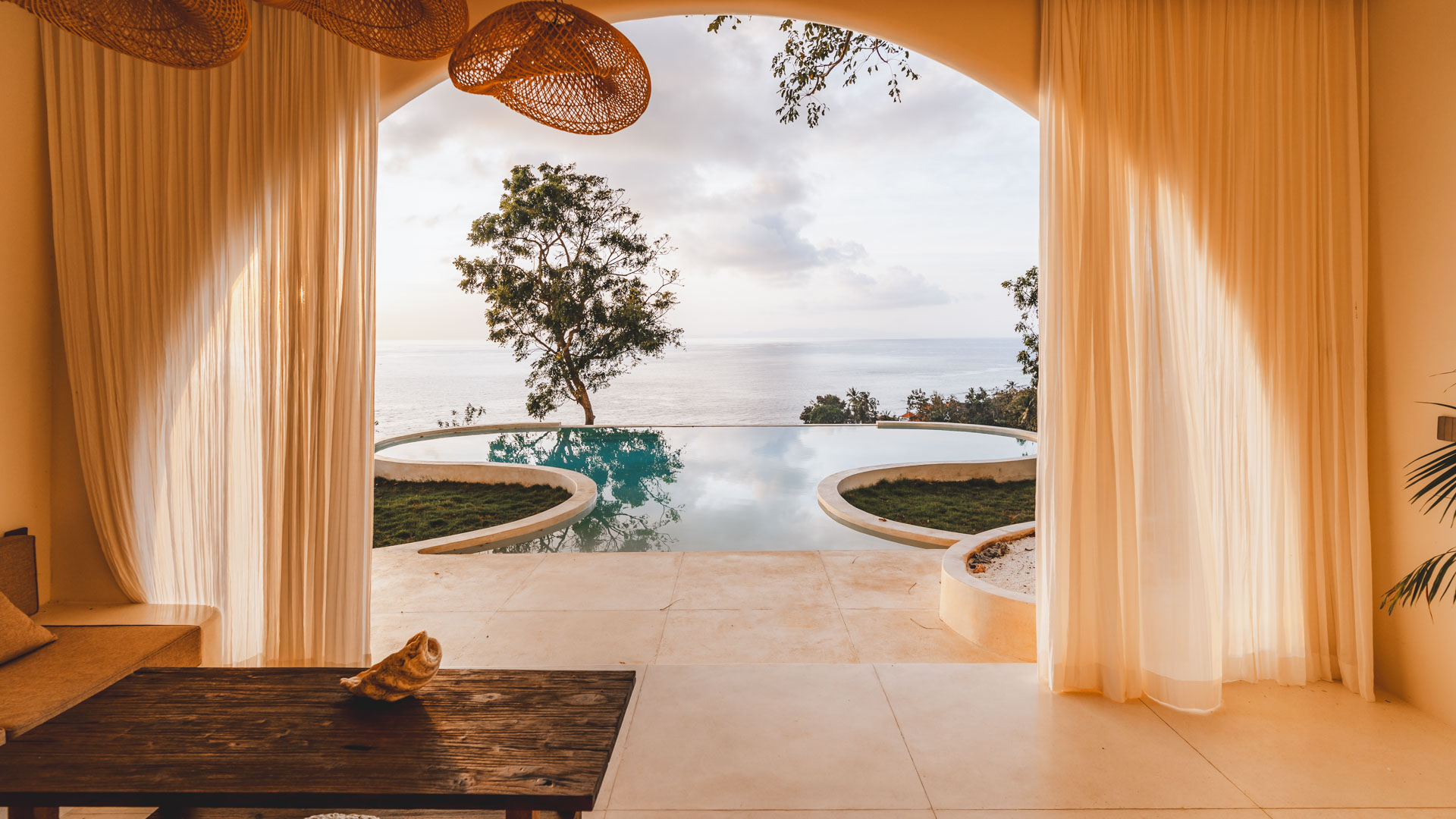 casa luna nusa penida, Casa Luna Penida, nomadholidayrentals. nomadholidayrentals.com, nusa penida, Villa Casa Luna, villa casa luna nusa penida, Villa casa luna penida, villa management, villas for rent bali, villas for rent in nusa penida, villas for rent in penida