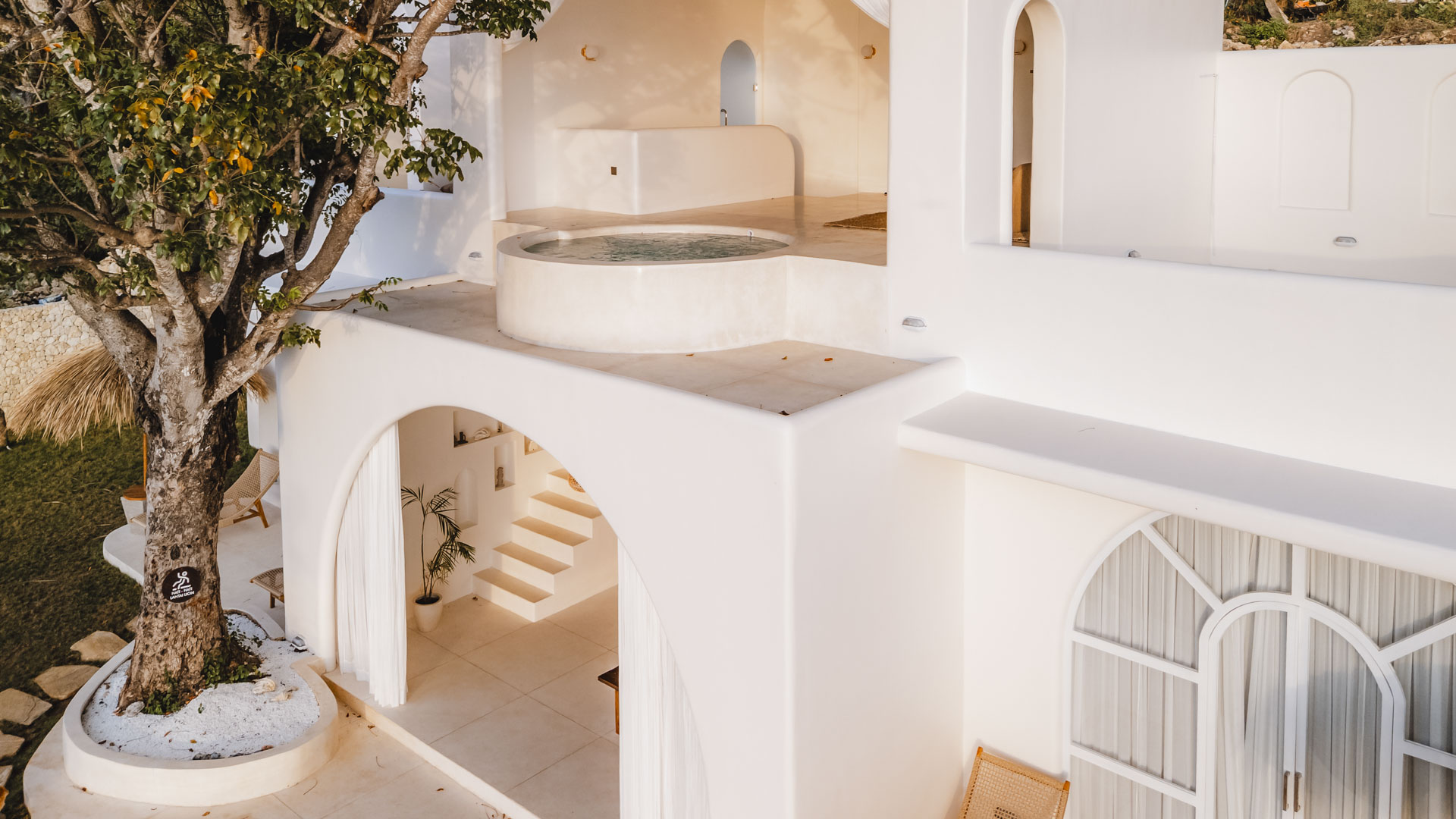 casa luna nusa penida, Casa Luna Penida, nomadholidayrentals. nomadholidayrentals.com, nusa penida, Villa Casa Luna, villa casa luna nusa penida, Villa casa luna penida, villa management, villas for rent bali, villas for rent in nusa penida, villas for rent in penida