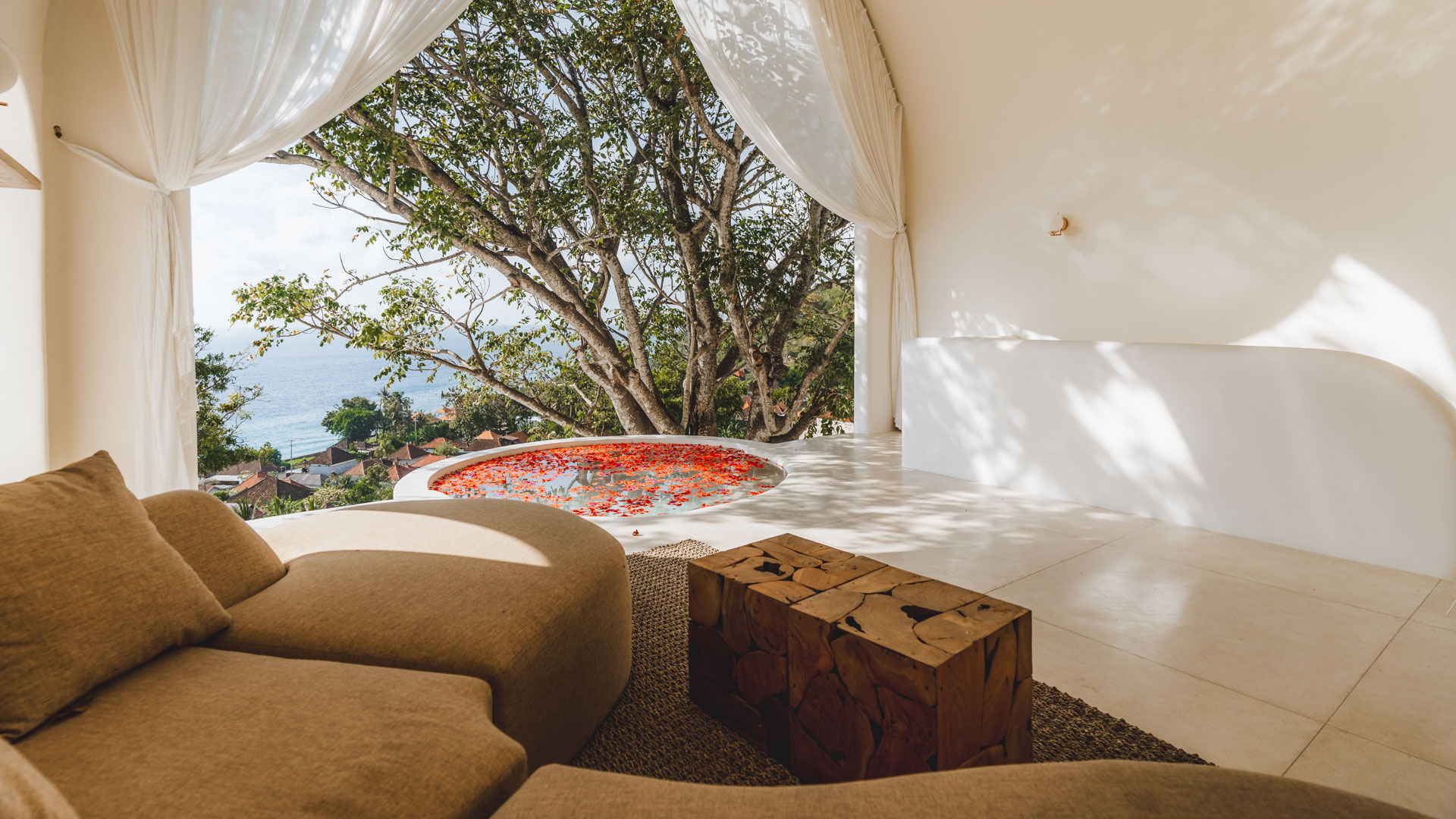 casa luna nusa penida, Casa Luna Penida, nomadholidayrentals. nomadholidayrentals.com, nusa penida, Villa Casa Luna, villa casa luna nusa penida, Villa casa luna penida, villa management, villas for rent bali, villas for rent in nusa penida, villas for rent in penida