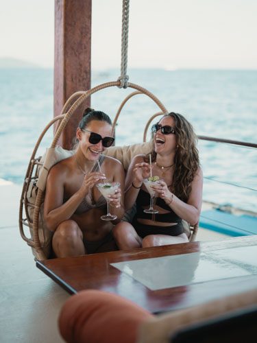 cruises lembongan, cruises nusa lembiongan, lembongan, Nomad Holiday, nomad holiday rentals, nomad_holiday_rentals, nusa lembongan, snorkeling lembongan, snorkeling nusa lembongan, snorkelling lembongan, snorkelling nusa lembongan, sunset dinner lembongan, Utopia Catamaran cruises, water activities lembongan, water activities nusa lembongan