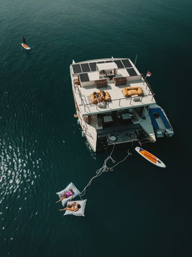 cruises lembongan, cruises nusa lembiongan, lembongan, Nomad Holiday, nomad holiday rentals, nomad_holiday_rentals, nusa lembongan, snorkeling lembongan, snorkeling nusa lembongan, snorkelling lembongan, snorkelling nusa lembongan, sunset dinner lembongan, Utopia Catamaran cruises, water activities lembongan, water activities nusa lembongan