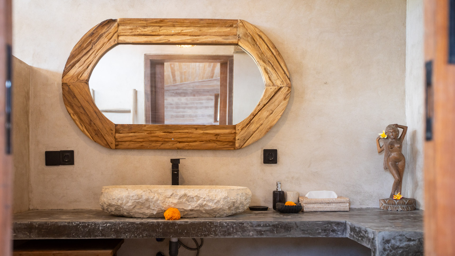 nico's house, nico's house lembongan, nomad holiday rentals, nomad_holiday_rentals, nomadholidayrentals, nomadholidayrentals. nomadholidayrentals.com, nomadholidayrentals.com, property management lembomgan, villa for rent lembongan, villa for rent nusa lembongan, villa management lembongan