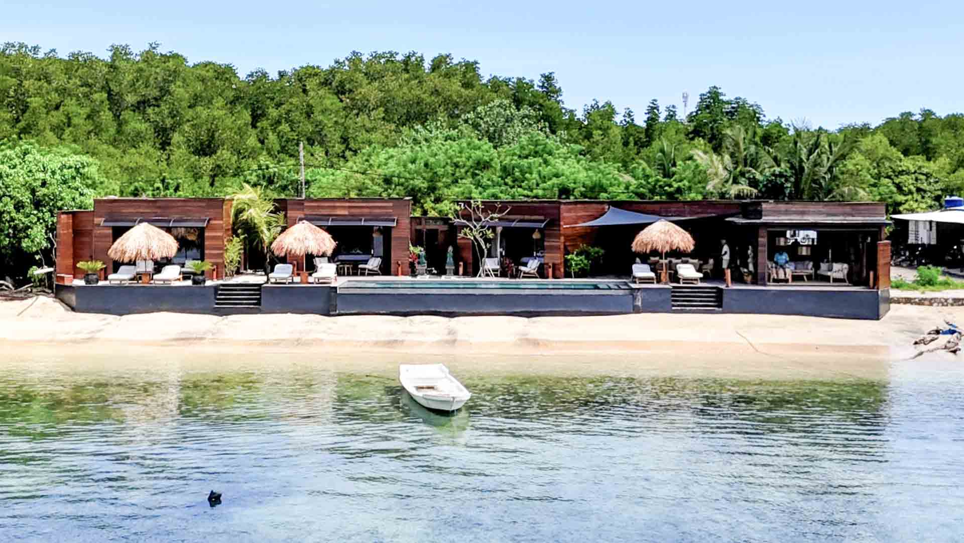 3 bedroom beachfront villa Bali, beach front villa, Beachfront Villa Nusa Lembongan, holiday rentals Nusa Lembongan, lembongan, Luxury accommodation Lembongan, nomad holiday rentals, Nomad Holiday Rentals properties, nomad_holiday_rentals, nusa lembongan, nusa lembongan beach villas, SEA FRONT villa, sea_sunbeach_villa, villa for rent nusa lembongan, Villas For Rent Lembongan, sea sunbeach villa