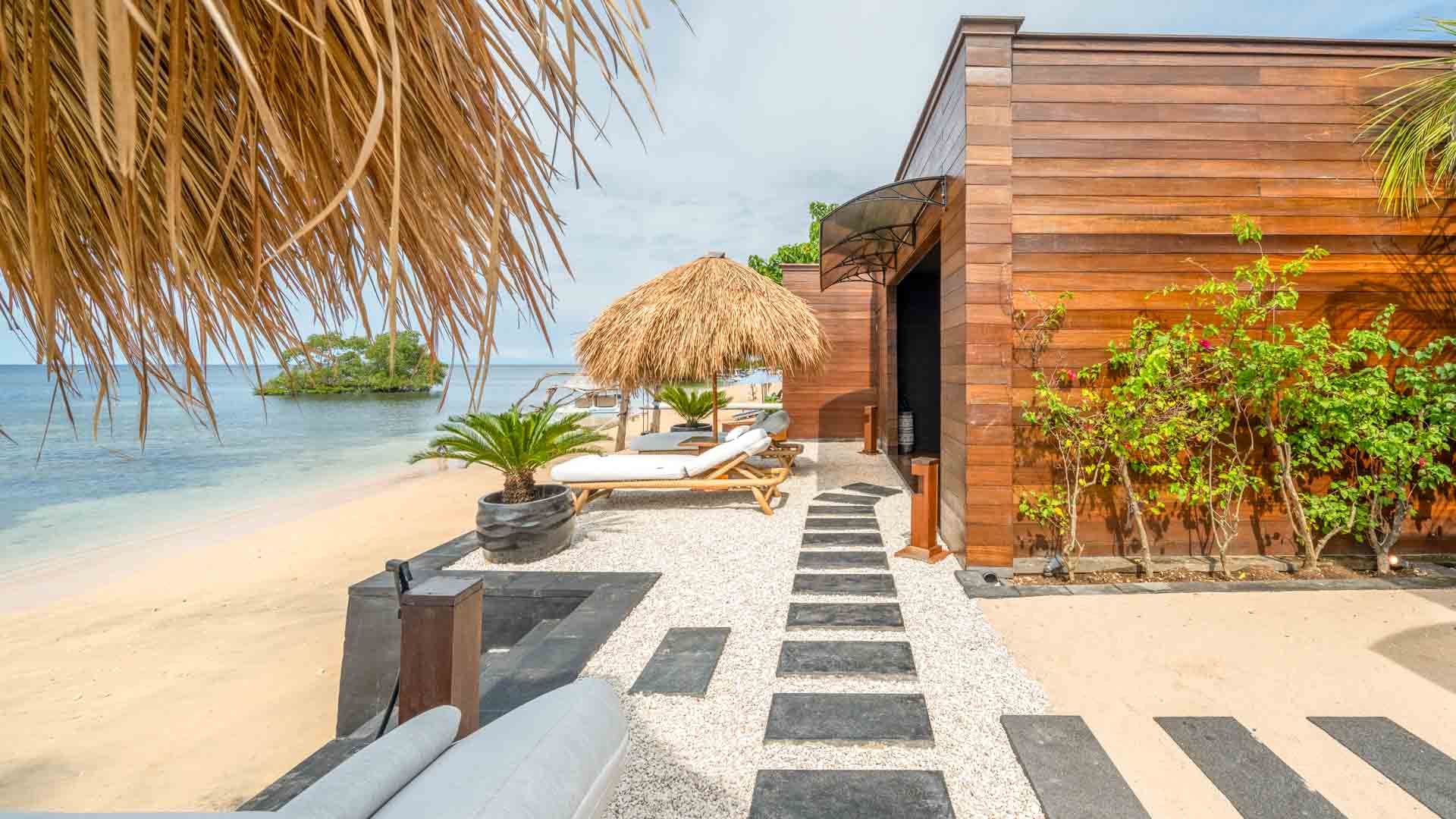 3 bedroom beachfront villa Bali, beach front villa, Beachfront Villa Nusa Lembongan, holiday rentals Nusa Lembongan, lembongan, Luxury accommodation Lembongan, nomad holiday rentals, Nomad Holiday Rentals properties, nomad_holiday_rentals, nusa lembongan, nusa lembongan beach villas, SEA FRONT villa, sea_sunbeach_villa, villa for rent nusa lembongan, Villas For Rent Lembongan, sea sunbeach villa