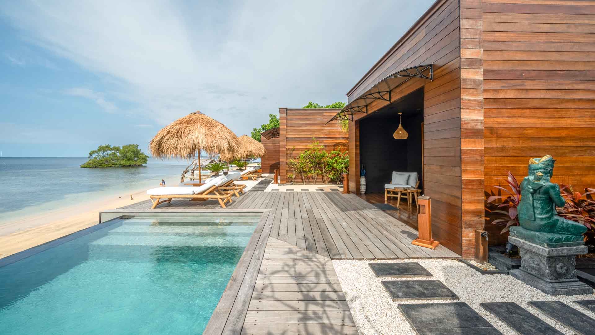 3 bedroom beachfront villa Bali, beach front villa, Beachfront Villa Nusa Lembongan, holiday rentals Nusa Lembongan, lembongan, Luxury accommodation Lembongan, nomad holiday rentals, Nomad Holiday Rentals properties, nomad_holiday_rentals, nusa lembongan, nusa lembongan beach villas, SEA FRONT villa, sea_sunbeach_villa, villa for rent nusa lembongan, Villas For Rent Lembongan, sea sunbeach villa