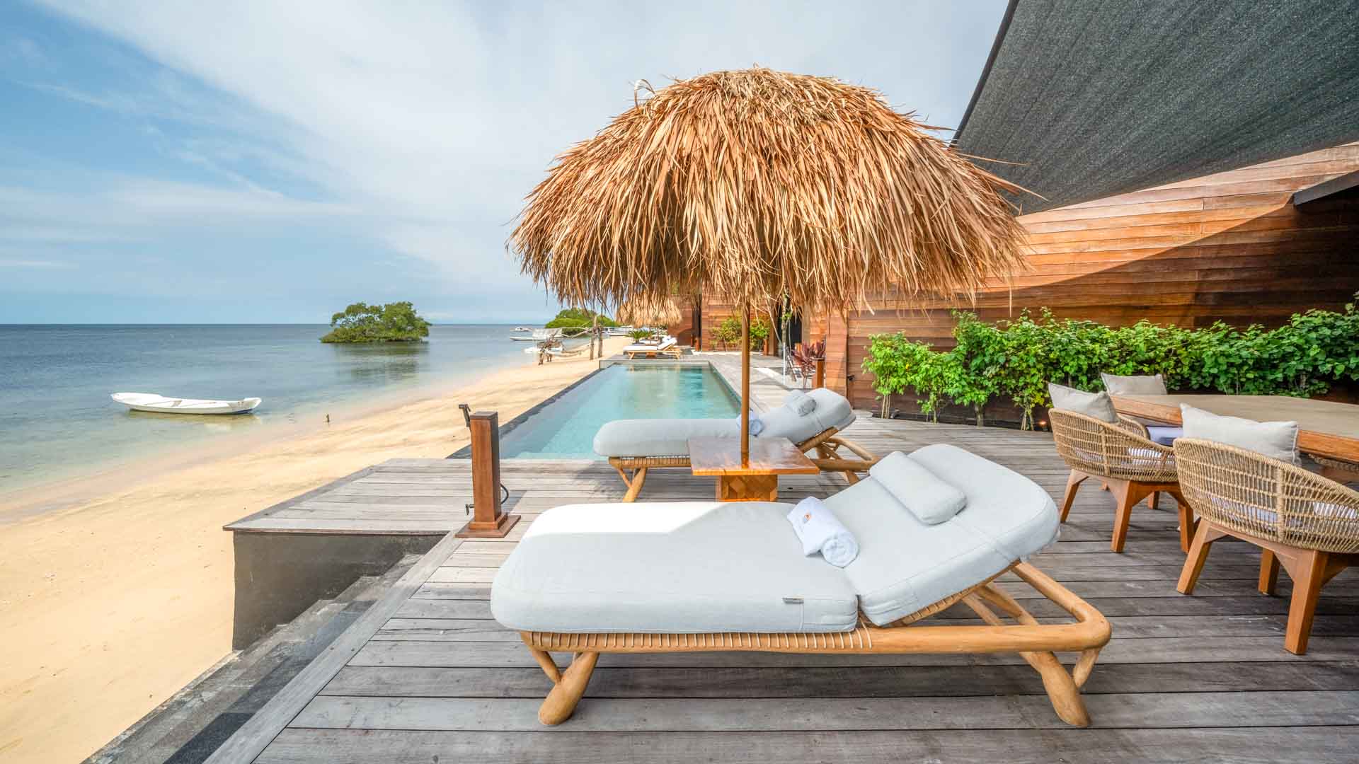 3 bedroom beachfront villa Bali, beach front villa, Beachfront Villa Nusa Lembongan, holiday rentals Nusa Lembongan, lembongan, Luxury accommodation Lembongan, nomad holiday rentals, Nomad Holiday Rentals properties, nomad_holiday_rentals, nusa lembongan, nusa lembongan beach villas, SEA FRONT villa, sea_sunbeach_villa, villa for rent nusa lembongan, Villas For Rent Lembongan, sea sunbeach villa