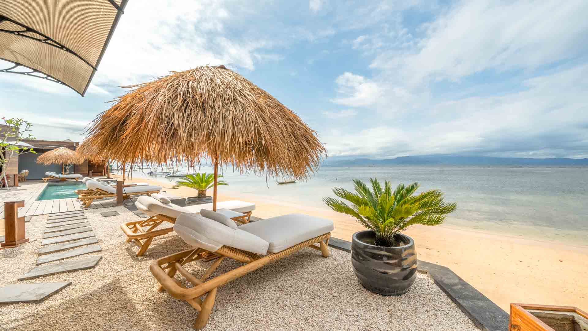 3 bedroom beachfront villa Bali, beach front villa, Beachfront Villa Nusa Lembongan, holiday rentals Nusa Lembongan, lembongan, Luxury accommodation Lembongan, nomad holiday rentals, Nomad Holiday Rentals properties, nomad_holiday_rentals, nusa lembongan, nusa lembongan beach villas, SEA FRONT villa, sea_sunbeach_villa, villa for rent nusa lembongan, Villas For Rent Lembongan, sea sunbeach villa