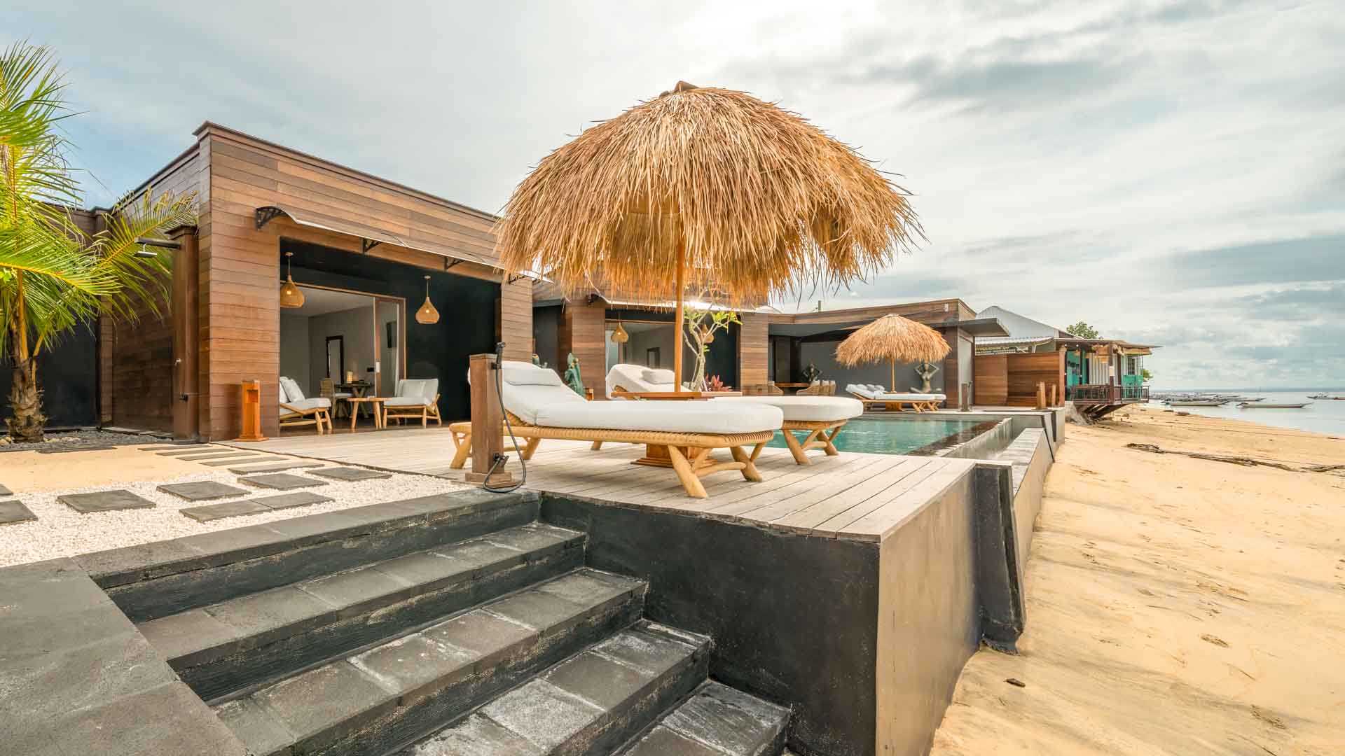 3 bedroom beachfront villa Bali, beach front villa, Beachfront Villa Nusa Lembongan, holiday rentals Nusa Lembongan, lembongan, Luxury accommodation Lembongan, nomad holiday rentals, Nomad Holiday Rentals properties, nomad_holiday_rentals, nusa lembongan, nusa lembongan beach villas, SEA FRONT villa, sea_sunbeach_villa, villa for rent nusa lembongan, Villas For Rent Lembongan, sea sunbeach villa