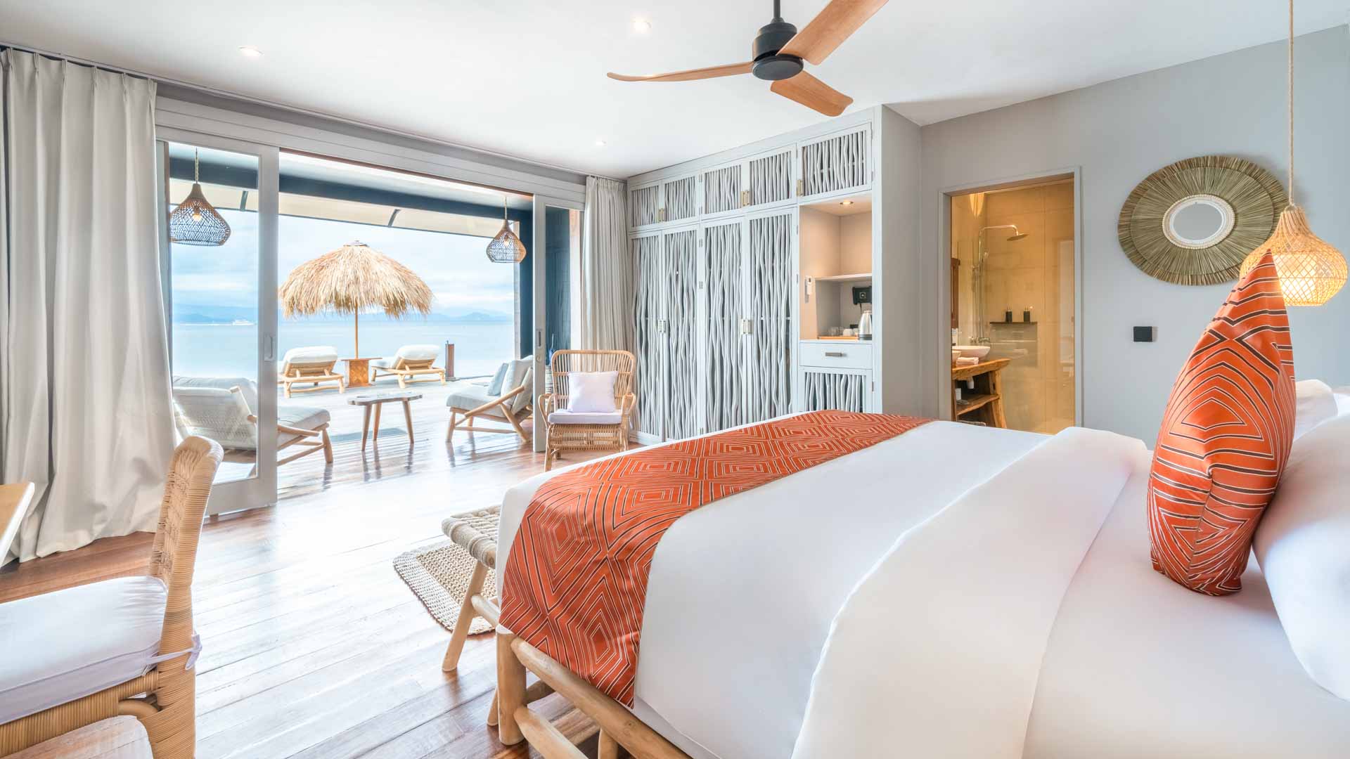 3 bedroom beachfront villa Bali, beach front villa, Beachfront Villa Nusa Lembongan, holiday rentals Nusa Lembongan, lembongan, Luxury accommodation Lembongan, nomad holiday rentals, Nomad Holiday Rentals properties, nomad_holiday_rentals, nusa lembongan, nusa lembongan beach villas, SEA FRONT villa, sea_sunbeach_villa, villa for rent nusa lembongan, Villas For Rent Lembongan, sea sunbeach villa