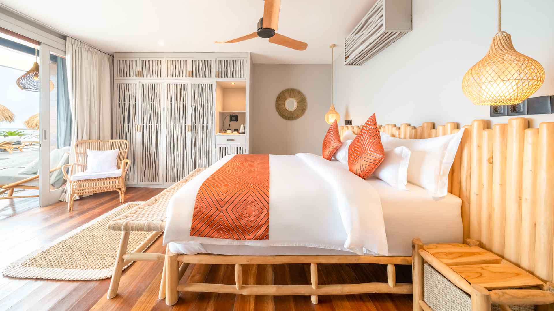 3 bedroom beachfront villa Bali, beach front villa, Beachfront Villa Nusa Lembongan, holiday rentals Nusa Lembongan, lembongan, Luxury accommodation Lembongan, nomad holiday rentals, Nomad Holiday Rentals properties, nomad_holiday_rentals, nusa lembongan, nusa lembongan beach villas, SEA FRONT villa, sea_sunbeach_villa, villa for rent nusa lembongan, Villas For Rent Lembongan, sea sunbeach villa