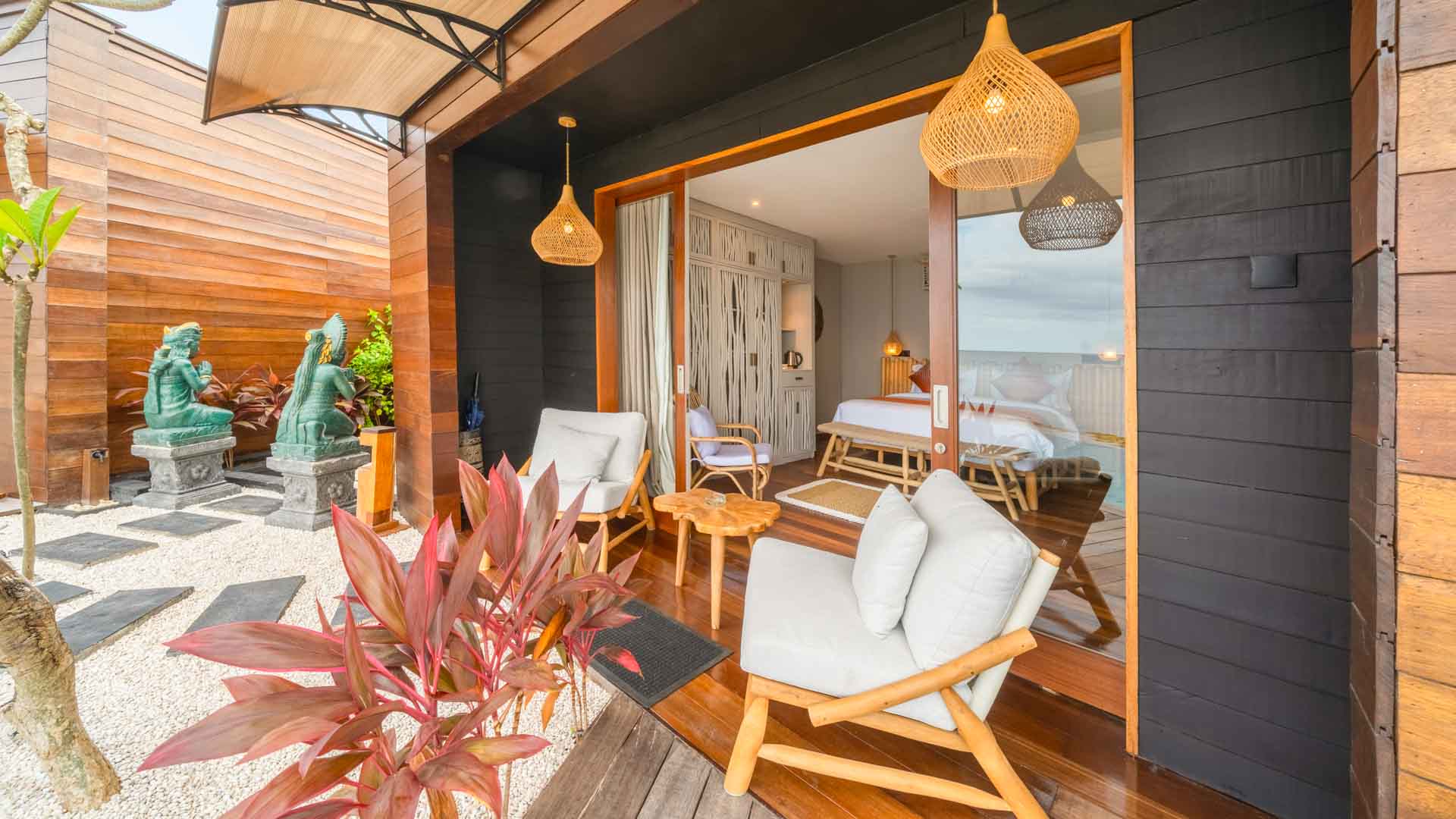 3 bedroom beachfront villa Bali, beach front villa, Beachfront Villa Nusa Lembongan, holiday rentals Nusa Lembongan, lembongan, Luxury accommodation Lembongan, nomad holiday rentals, Nomad Holiday Rentals properties, nomad_holiday_rentals, nusa lembongan, nusa lembongan beach villas, SEA FRONT villa, sea_sunbeach_villa, villa for rent nusa lembongan, Villas For Rent Lembongan, sea sunbeach villa