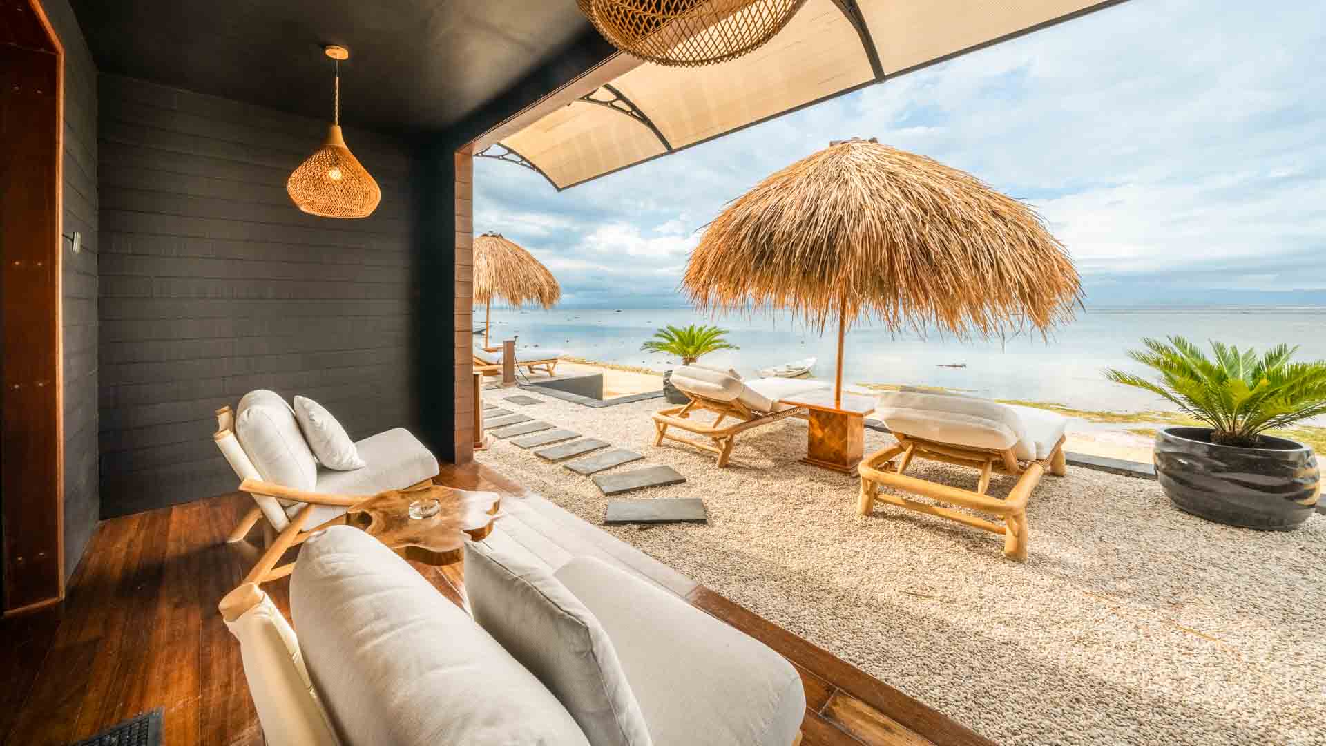 3 bedroom beachfront villa Bali, beach front villa, Beachfront Villa Nusa Lembongan, holiday rentals Nusa Lembongan, lembongan, Luxury accommodation Lembongan, nomad holiday rentals, Nomad Holiday Rentals properties, nomad_holiday_rentals, nusa lembongan, nusa lembongan beach villas, SEA FRONT villa, sea_sunbeach_villa, villa for rent nusa lembongan, Villas For Rent Lembongan, sea sunbeach villa