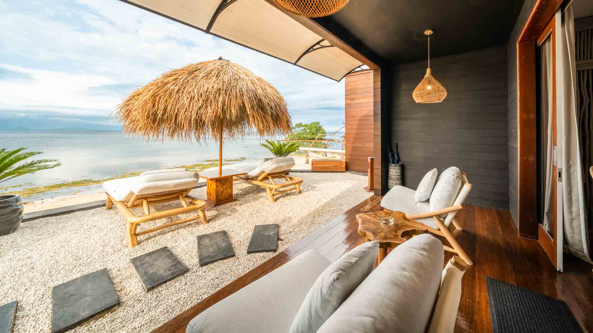 3 bedroom beachfront villa Bali, beach front villa, Beachfront Villa Nusa Lembongan, holiday rentals Nusa Lembongan, lembongan, Luxury accommodation Lembongan, nomad holiday rentals, Nomad Holiday Rentals properties, nomad_holiday_rentals, nusa lembongan, nusa lembongan beach villas, SEA FRONT villa, sea_sunbeach_villa, villa for rent nusa lembongan, Villas For Rent Lembongan, sea sunbeach villa