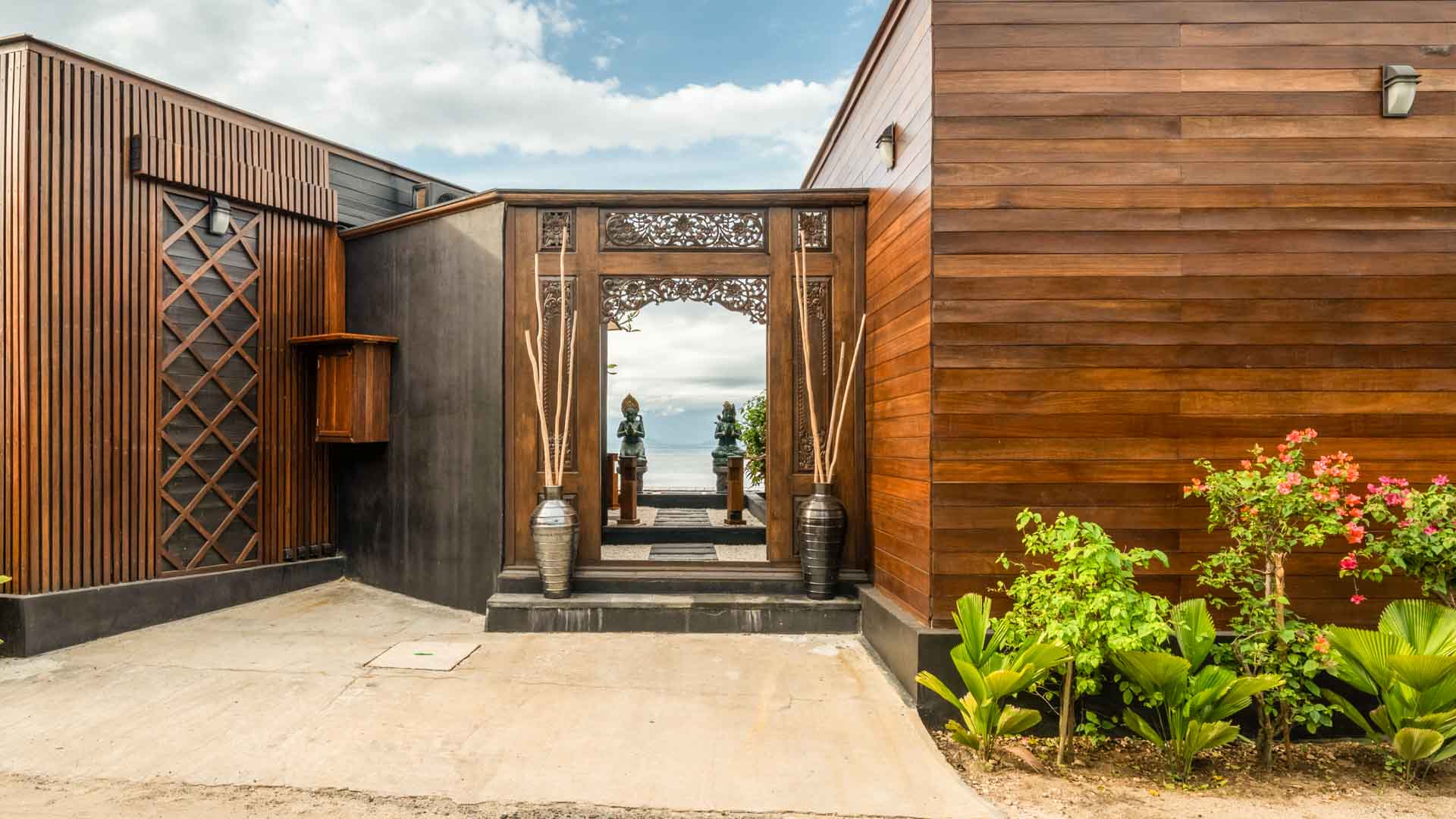 3 bedroom beachfront villa Bali, beach front villa, Beachfront Villa Nusa Lembongan, holiday rentals Nusa Lembongan, lembongan, Luxury accommodation Lembongan, nomad holiday rentals, Nomad Holiday Rentals properties, nomad_holiday_rentals, nusa lembongan, nusa lembongan beach villas, SEA FRONT villa, sea_sunbeach_villa, villa for rent nusa lembongan, Villas For Rent Lembongan, sea sunbeach villa