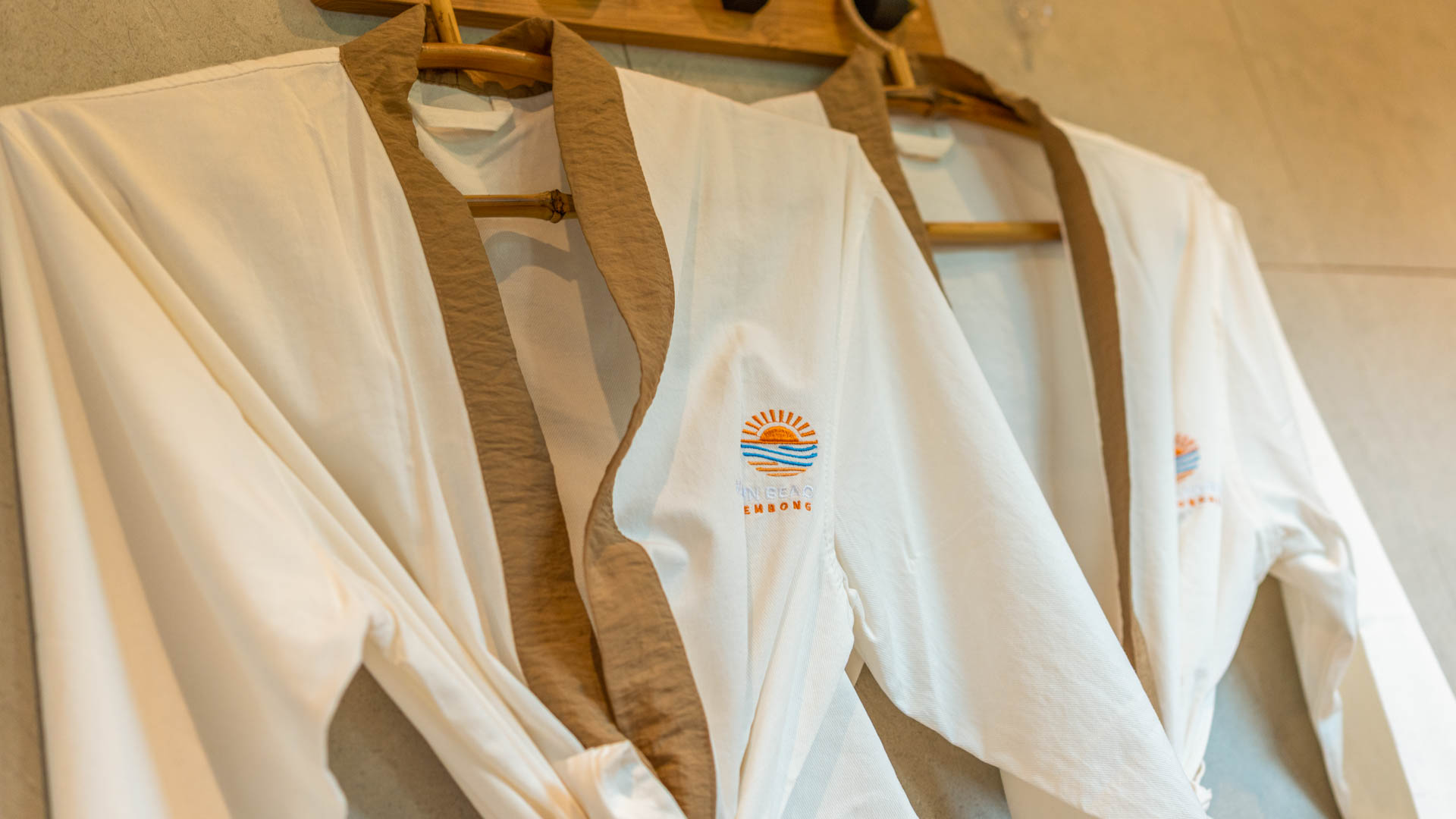 3 bedroom beachfront villa Bali, beach front villa, Beachfront Villa Nusa Lembongan, holiday rentals Nusa Lembongan, lembongan, Luxury accommodation Lembongan, nomad holiday rentals, Nomad Holiday Rentals properties, nomad_holiday_rentals, nusa lembongan, nusa lembongan beach villas, SEA FRONT villa, sea_sunbeach_villa, villa for rent nusa lembongan, Villas For Rent Lembongan, sea sunbeach villa